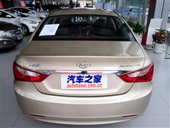 2013款 2.0L 自动豪华版