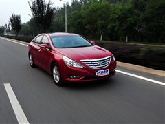 2011款 2.0L 自动尊贵版