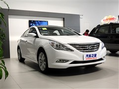 2011款 2.0L 自动顶级版