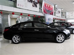 2011款 2.0L 自动豪华版