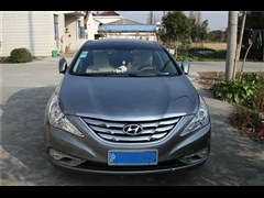 2011款 2.0L 自动豪华版