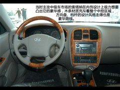 2004款 2.0L 自动豪华型