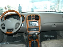 2004款 2.0L 自动豪华型