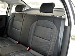 2011款 三厢 2.0L 自动贺岁版