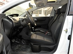 2011款 三厢 2.0L 自动贺岁版