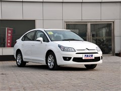 2011款 三厢 2.0L 自动贺岁版