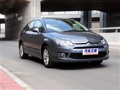 2009款 三厢 2.0L 自动豪华型