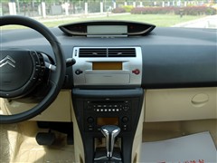 2009款 三厢 2.0L 自动舒适型