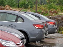 2009款 三厢 2.0L 自动舒适型