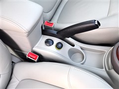 2010款 2.0L 手动科技版