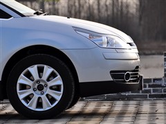 2010款 2.0L 手动科技版