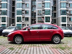 2011款 两厢 2.0L 手动博雅型