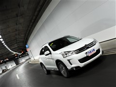 2012款 2.0L 四驱豪华版