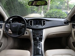 2012款 2.0L 自动豪华型