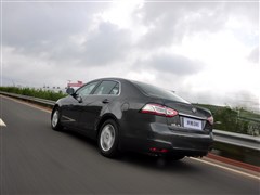 2012款 2.0L 自动豪华型