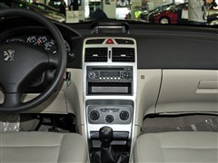 2012款 两厢 1.6L 手动舒适版