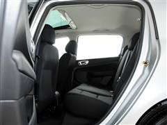 2013款 两厢 1.6L 自动舒适版