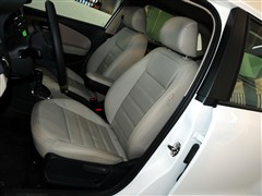 2013款 1.6L 自动豪华版
