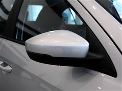 2013款 1.6L 自动风尚版