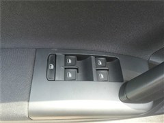 2013款 1.6L 自动风尚版