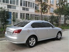 2011款 1.6L 自动品悠版
