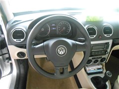 2011款 1.6L 自动品悠版