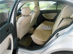 2011款 1.6L 自动品悠版