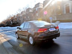 2013款 1.6L 自动豪华版