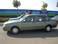 2004款 1.8L 自动豪华型