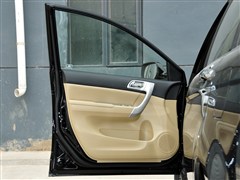 2012款 2.4L 手动两驱都市型