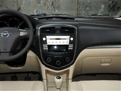 2013款 1.6L 手动7座开拓版