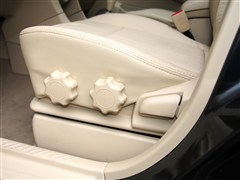 2013款 1.6L 手动7座开拓版