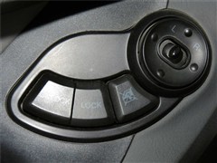 2009款 2.0T 柴油手动两驱豪华型