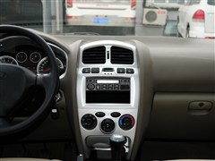 2012款 2.0L 手动两驱天窗版