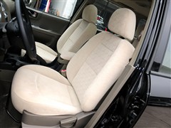 2012款 2.0L 手动两驱天窗版