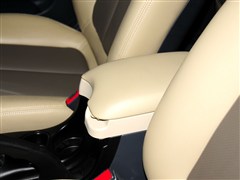 2013款 1.8T 自动两驱天窗版