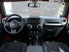 2014款 2.8TD 四门版 Sahara