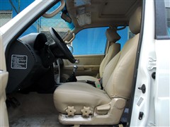 2010款 T9 2.4L 手动四驱豪华型