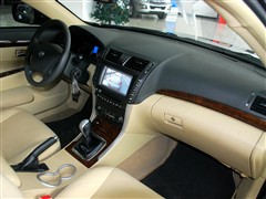 2011款 1.8T 手动舒适汽油版