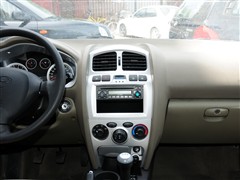 2011款 2.0L 手动两驱豪华型