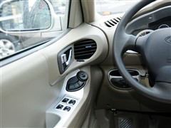 2011款 2.0L 手动两驱豪华型