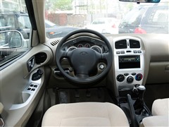 2011款 2.0L 手动两驱豪华型