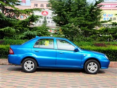 2011款 1.0L 手动精英型