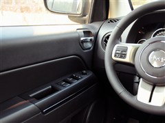 2012款 2.0L 两驱豪华版