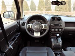2012款 2.0L 两驱豪华版
