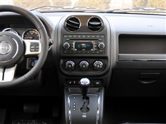 2012款 2.4L 四驱都市版