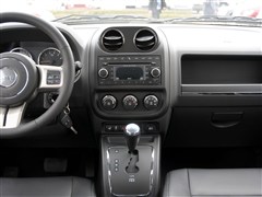 2013款 2.0L 两驱豪华版