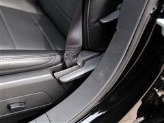 2013款 2.0L 两驱炫黑豪华版