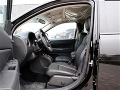 2013款 2.0L 两驱炫黑豪华版