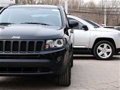 2013款 2.0L 两驱炫黑豪华版